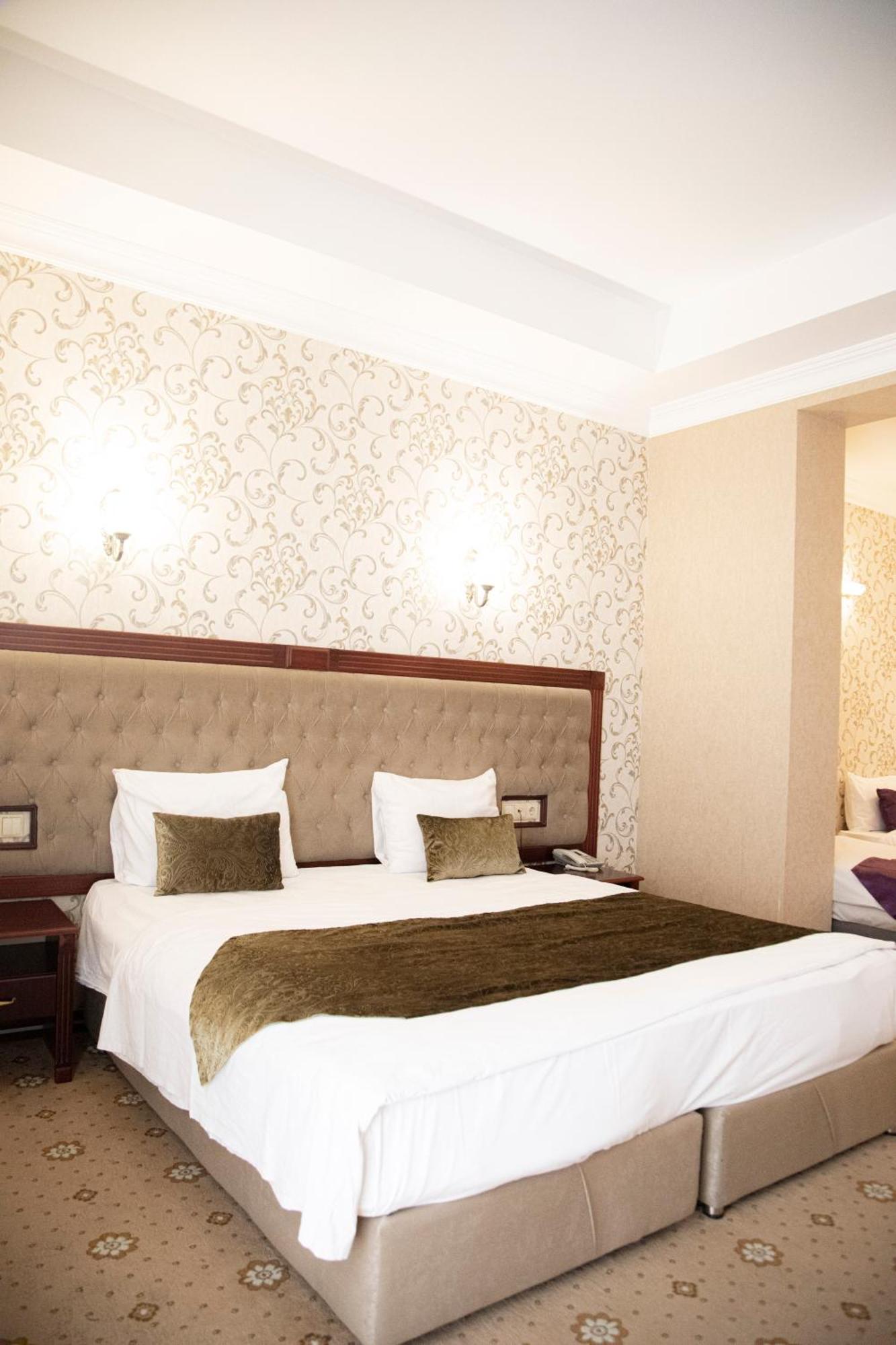 Capitol Hotel Baky Esterno foto