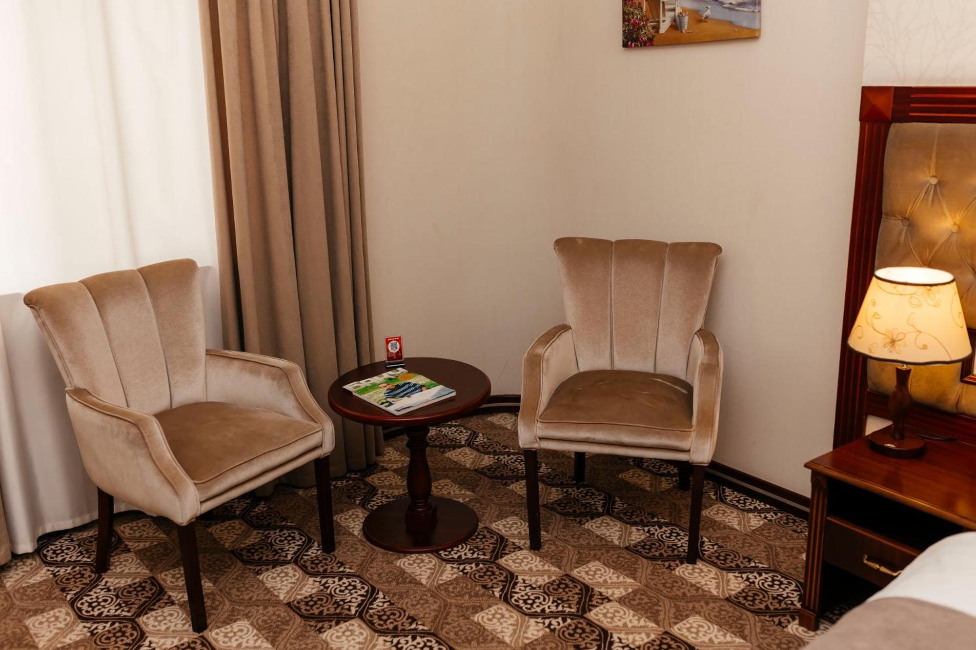 Capitol Hotel Baky Esterno foto